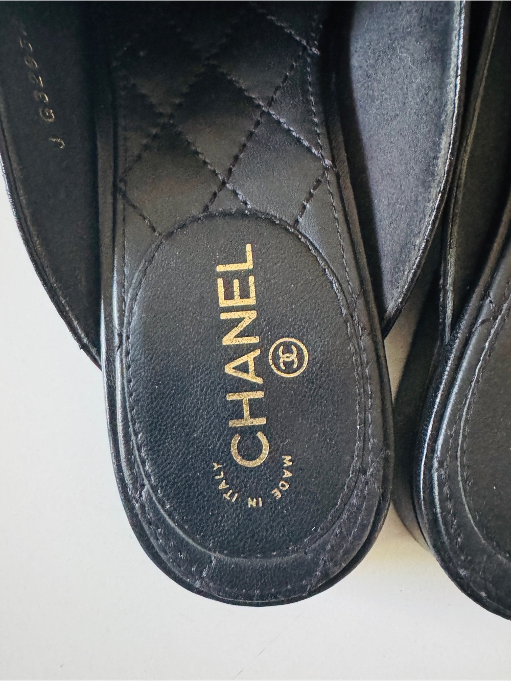 Authentic CHANEL Lambskin Chain Braided Flat Mules in Black and gold chain - Picture 8 of 13